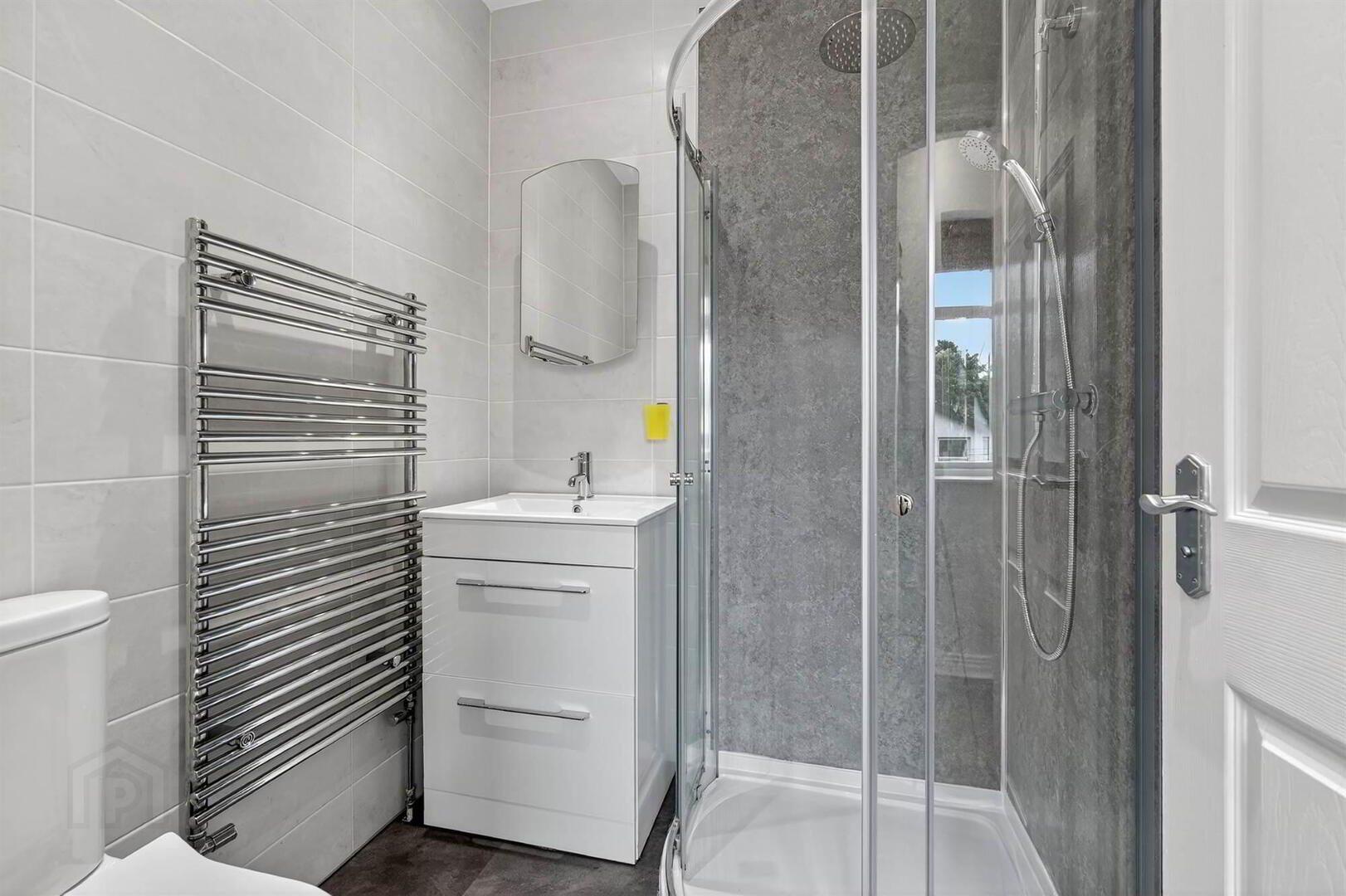 Apt 10, Sandown Court 18 of 21