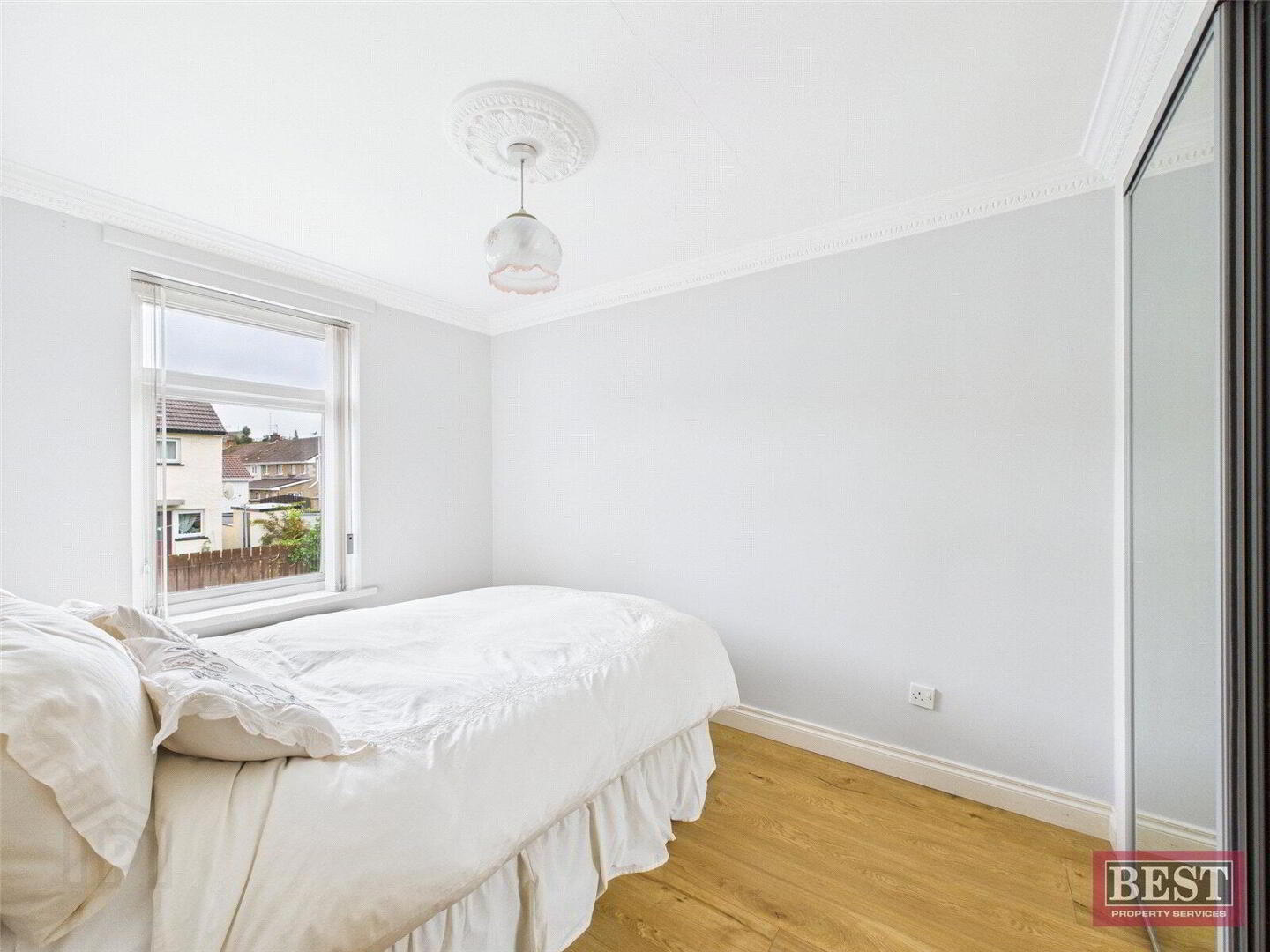 1 Iveagh Crescent 8 of 18