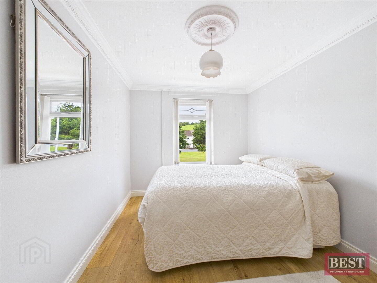 1 Iveagh Crescent 10 of 18