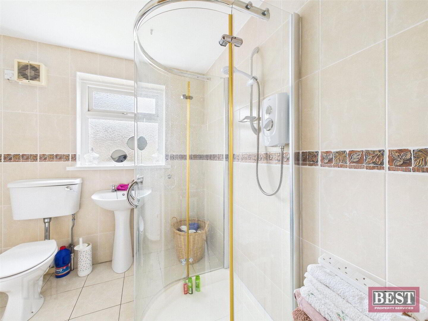 1 Iveagh Crescent 13 of 18