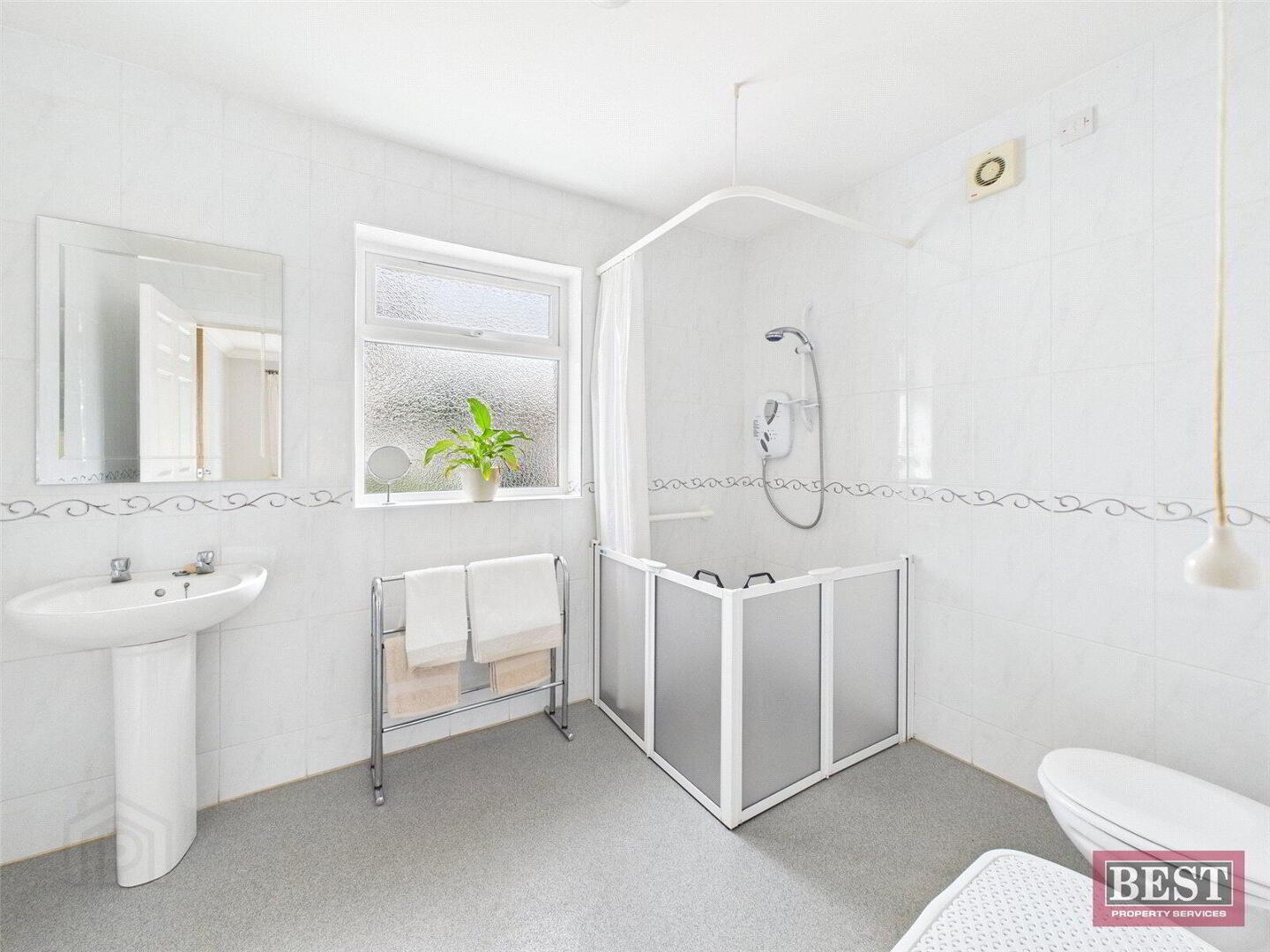 1 Iveagh Crescent 12 of 18