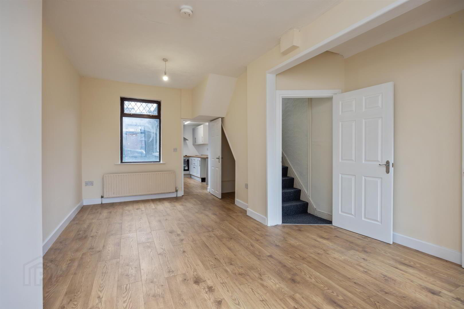 23 Lawnview Street 6 of 20