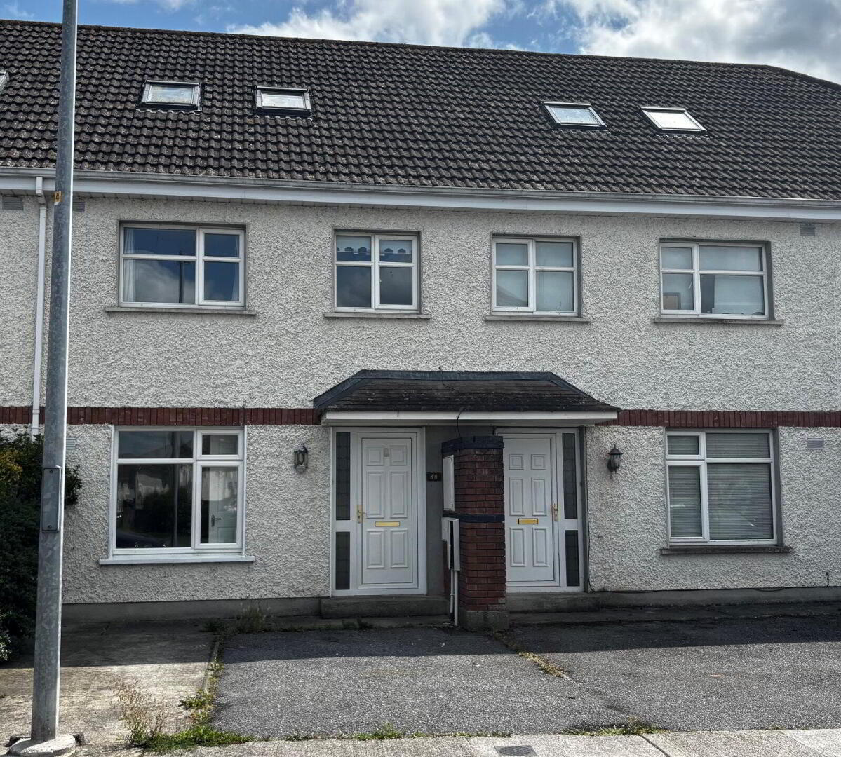 38 Robertshill 1 of 21