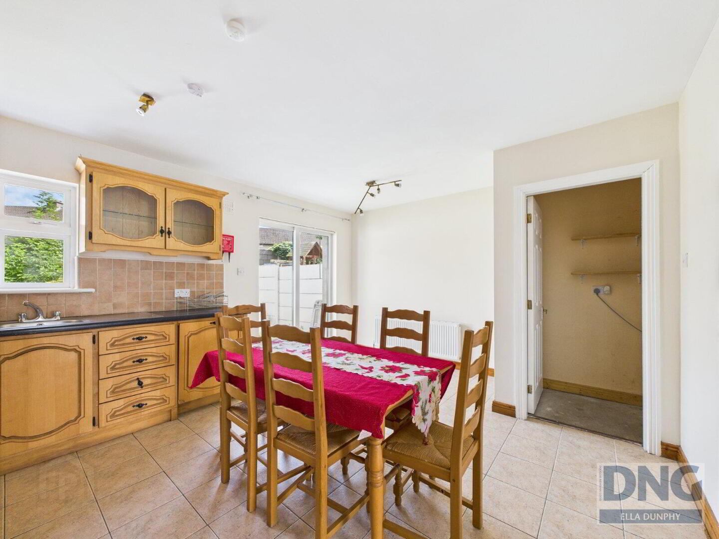 38 Robertshill 4 of 21
