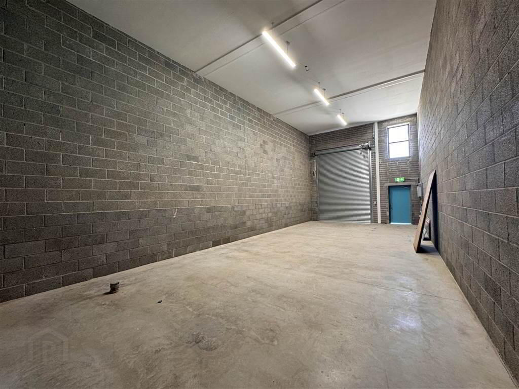 Unit 5, Peace Line Business Park 3 of 8