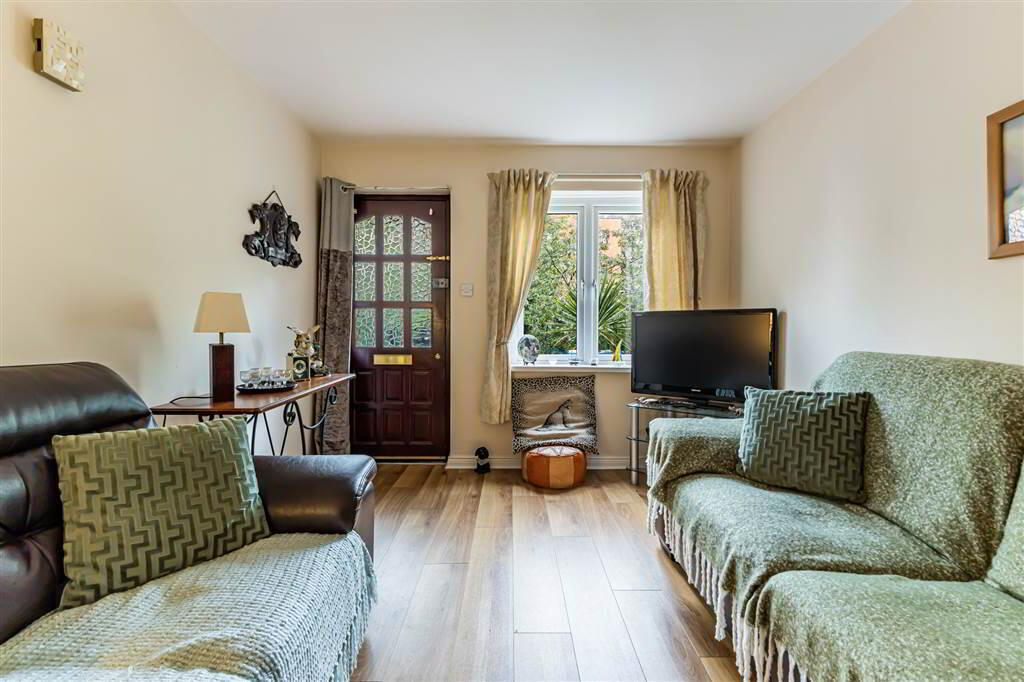 2b Windsor Mews 3 of 13