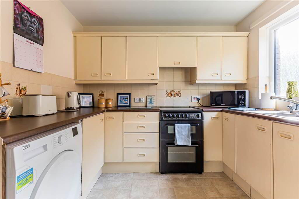 2b Windsor Mews 6 of 13