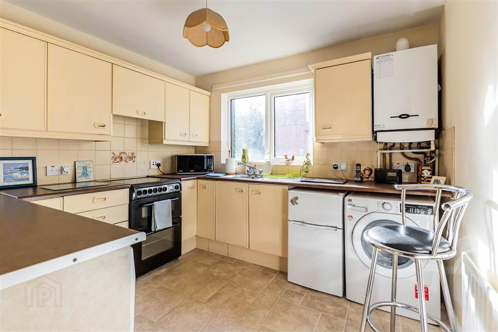 2b Windsor Mews 5 of 13