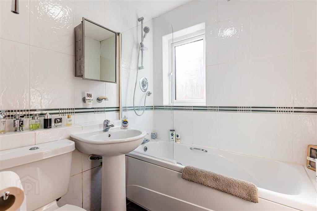 2b Windsor Mews 12 of 13