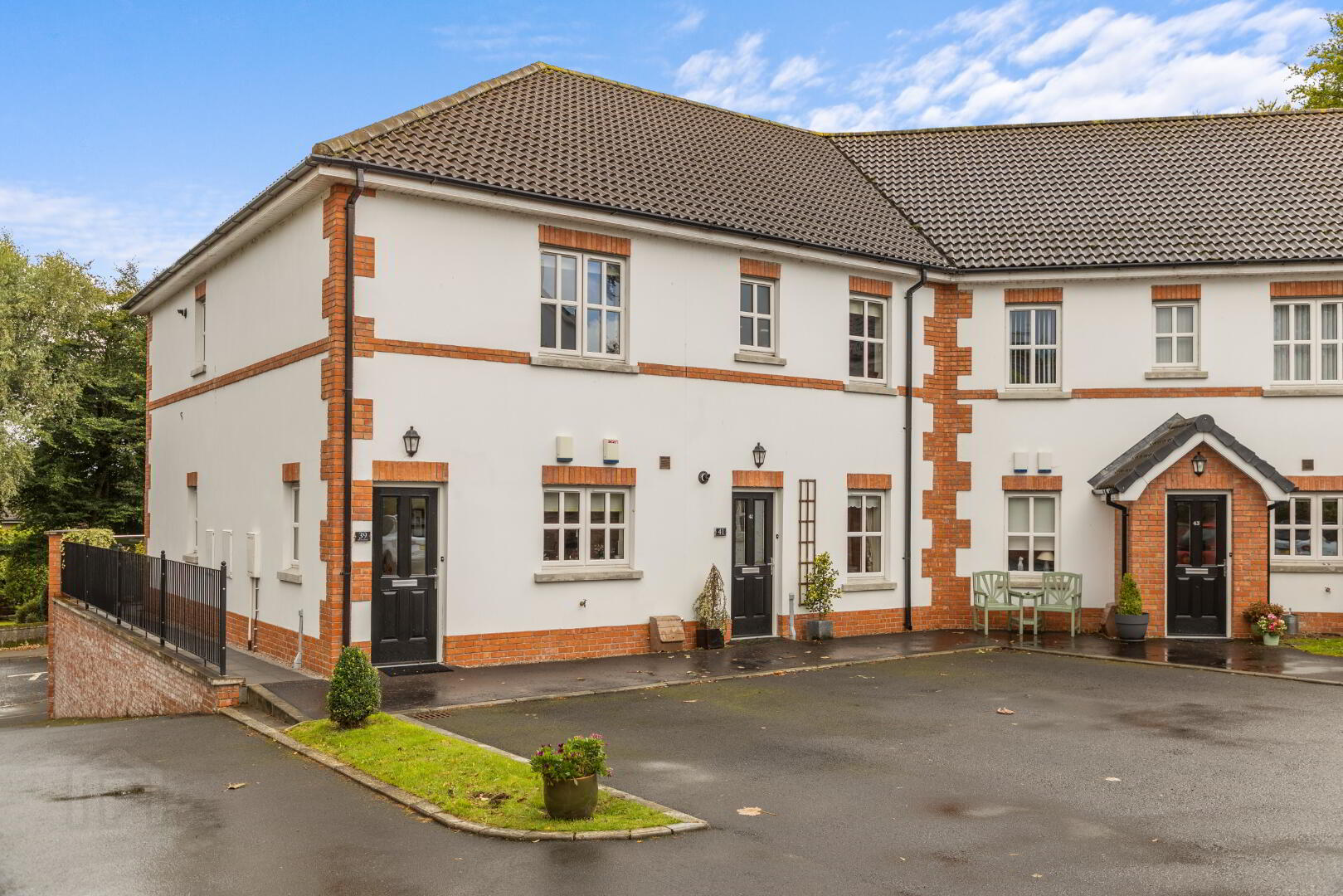 Highgrove, 41 Dans Road 1 of 23