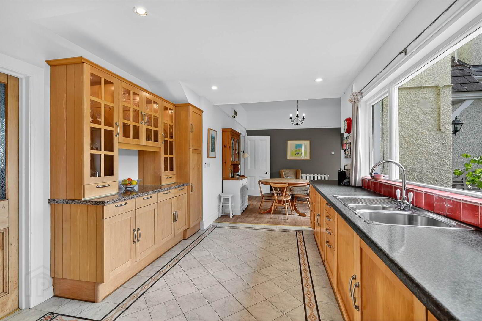 95 Belfast Road 16 of 51