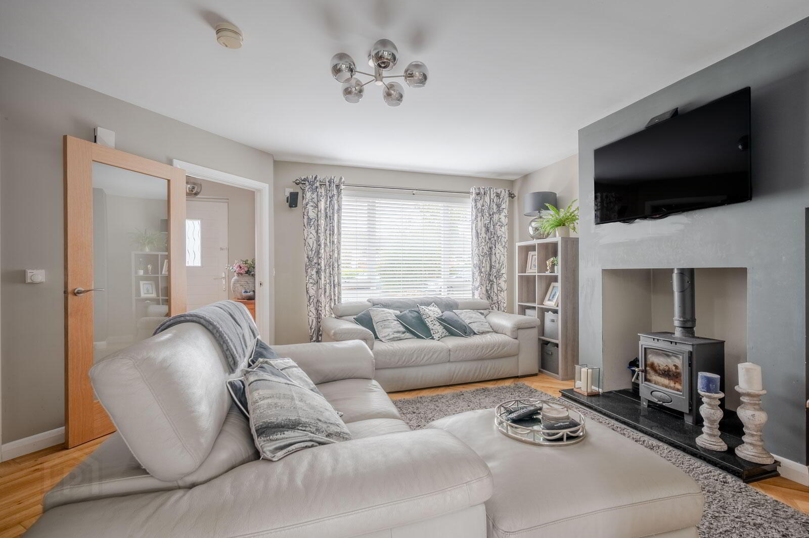 17 Shaftesbury Park 5 of 28