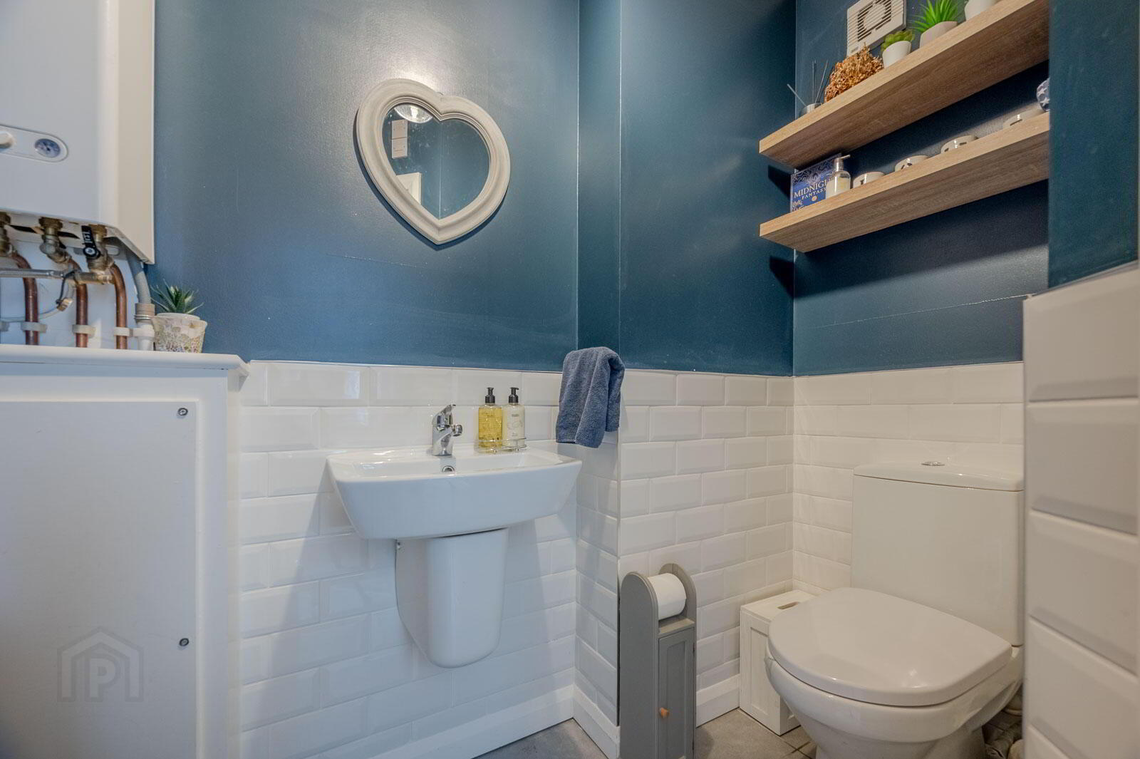 17 Shaftesbury Park 4 of 28