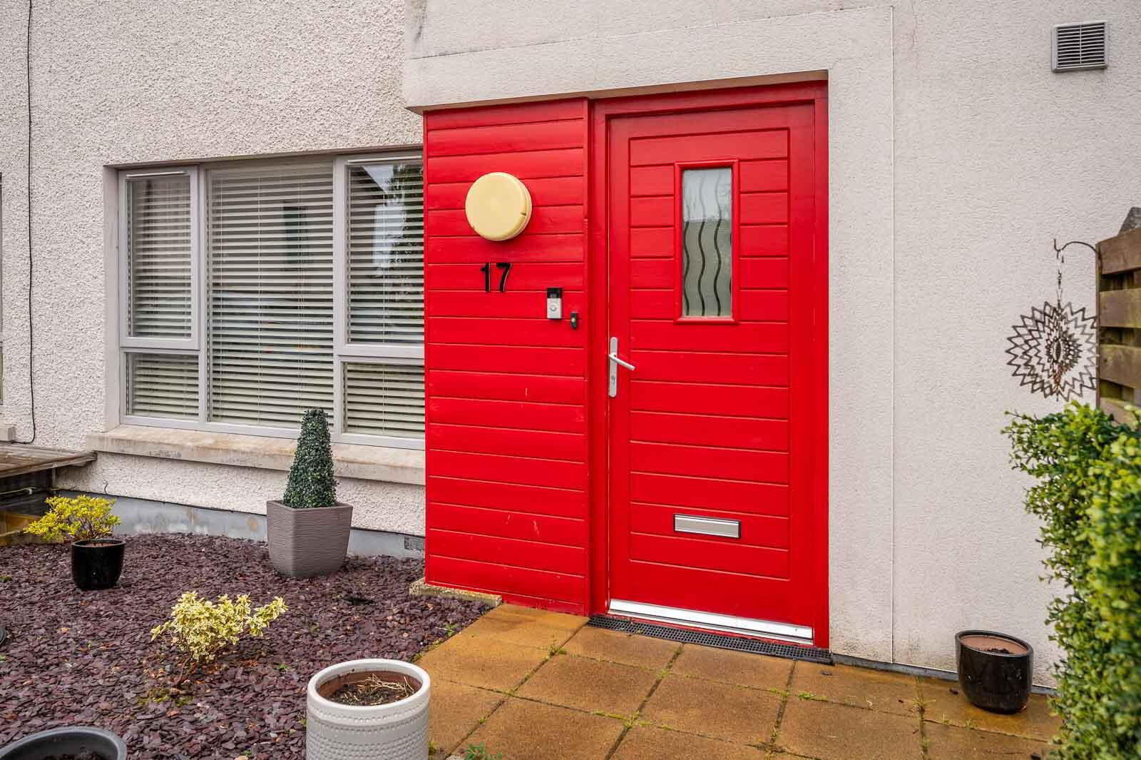 17 Shaftesbury Park 2 of 28