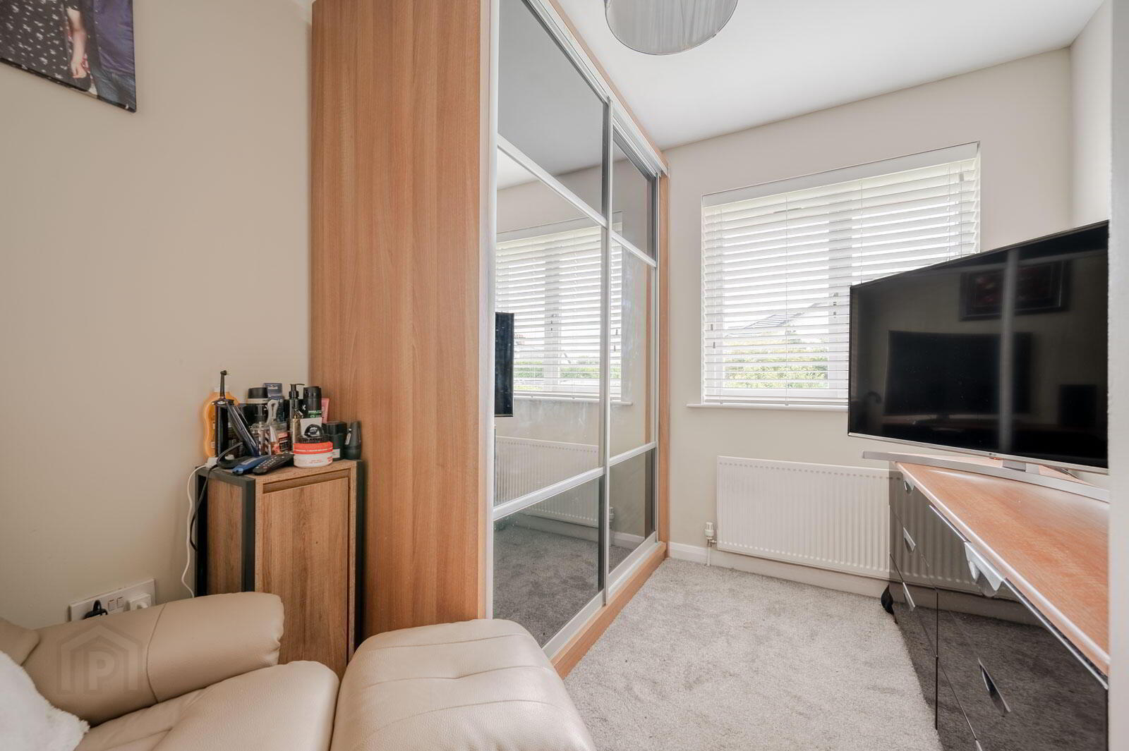 17 Shaftesbury Park 23 of 28