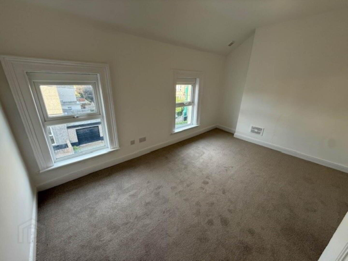 22 Adelaide Avenue 10 of 11