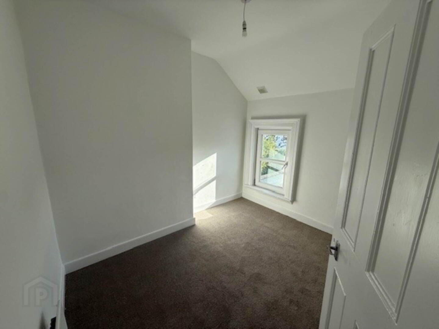 22 Adelaide Avenue 8 of 11