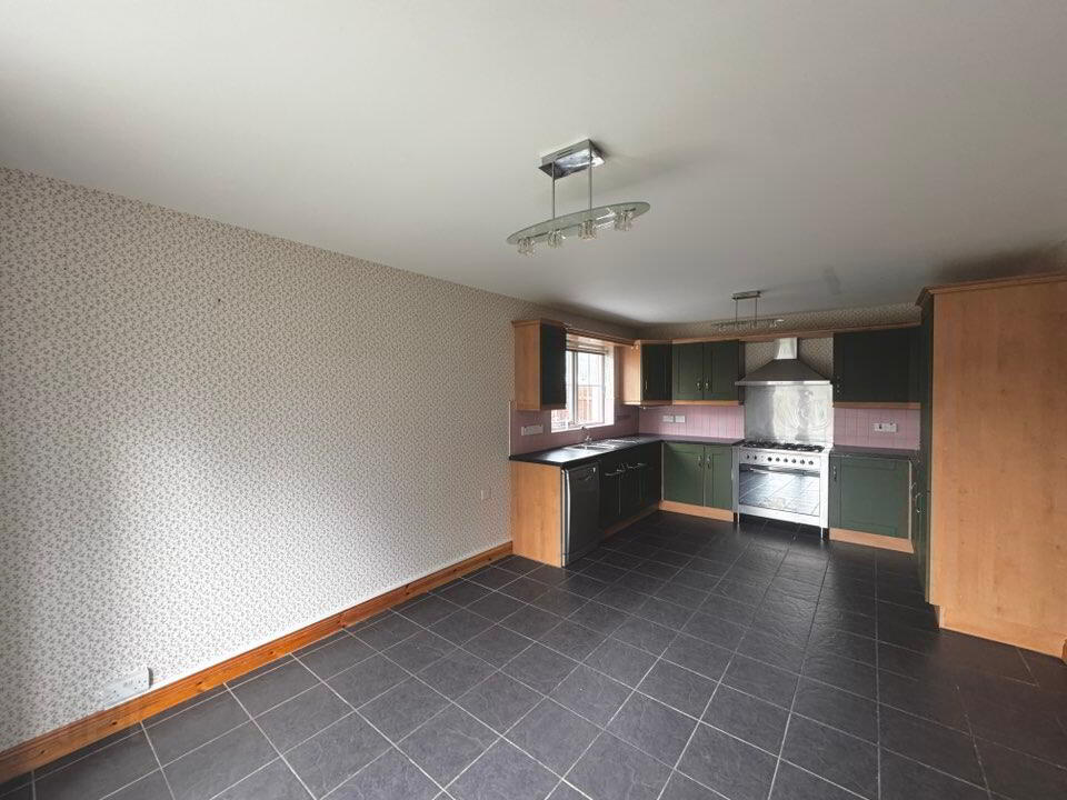 39 Edenmore Crescent 5 of 25