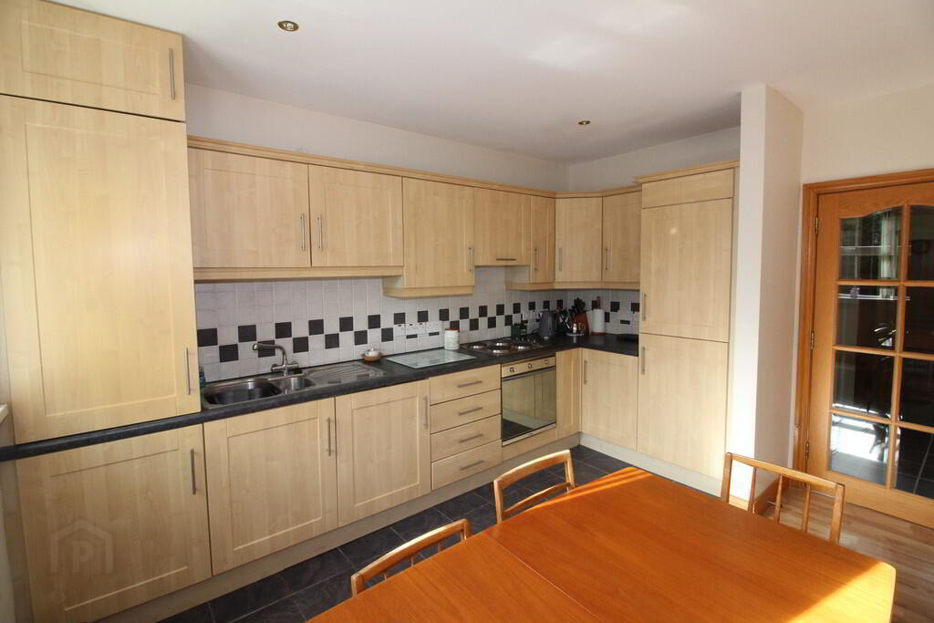 Apt 4, Glenkeen Manor 6 of 13