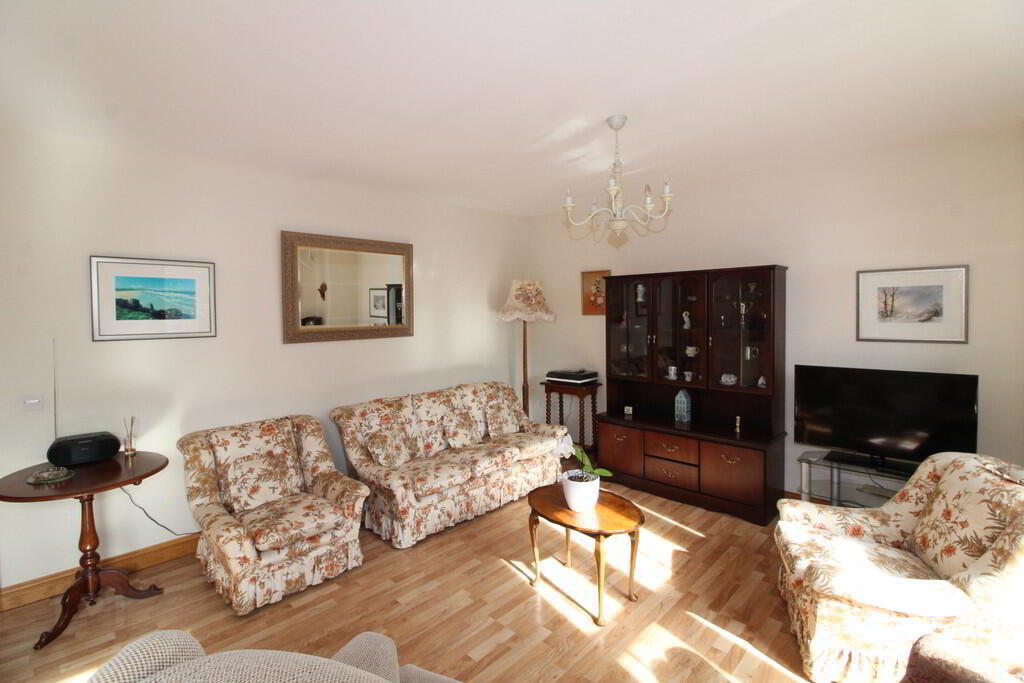 Apt 4, Glenkeen Manor 4 of 13