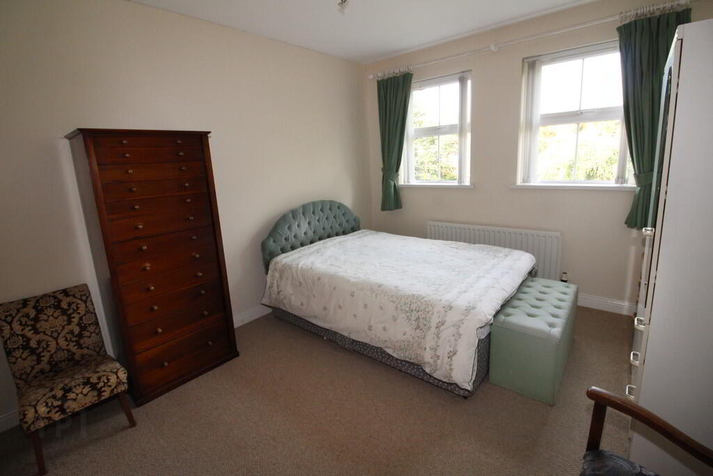 Apt 4, Glenkeen Manor 11 of 13