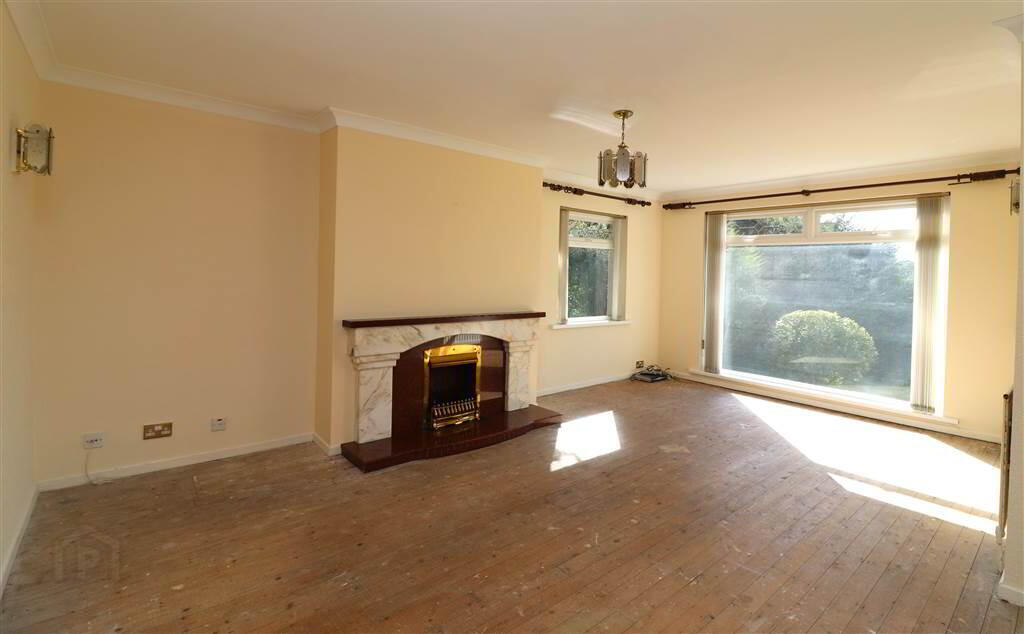 15 Saintsbury Avenue 5 of 17