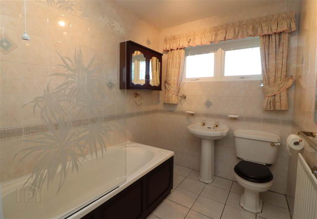 15 Saintsbury Avenue 12 of 17