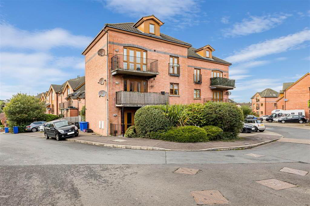 32 Annadale Green 1 of 17
