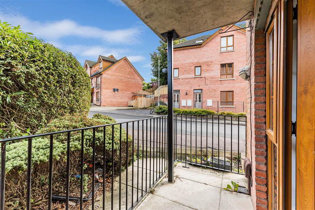 32 Annadale Green 15 of 17