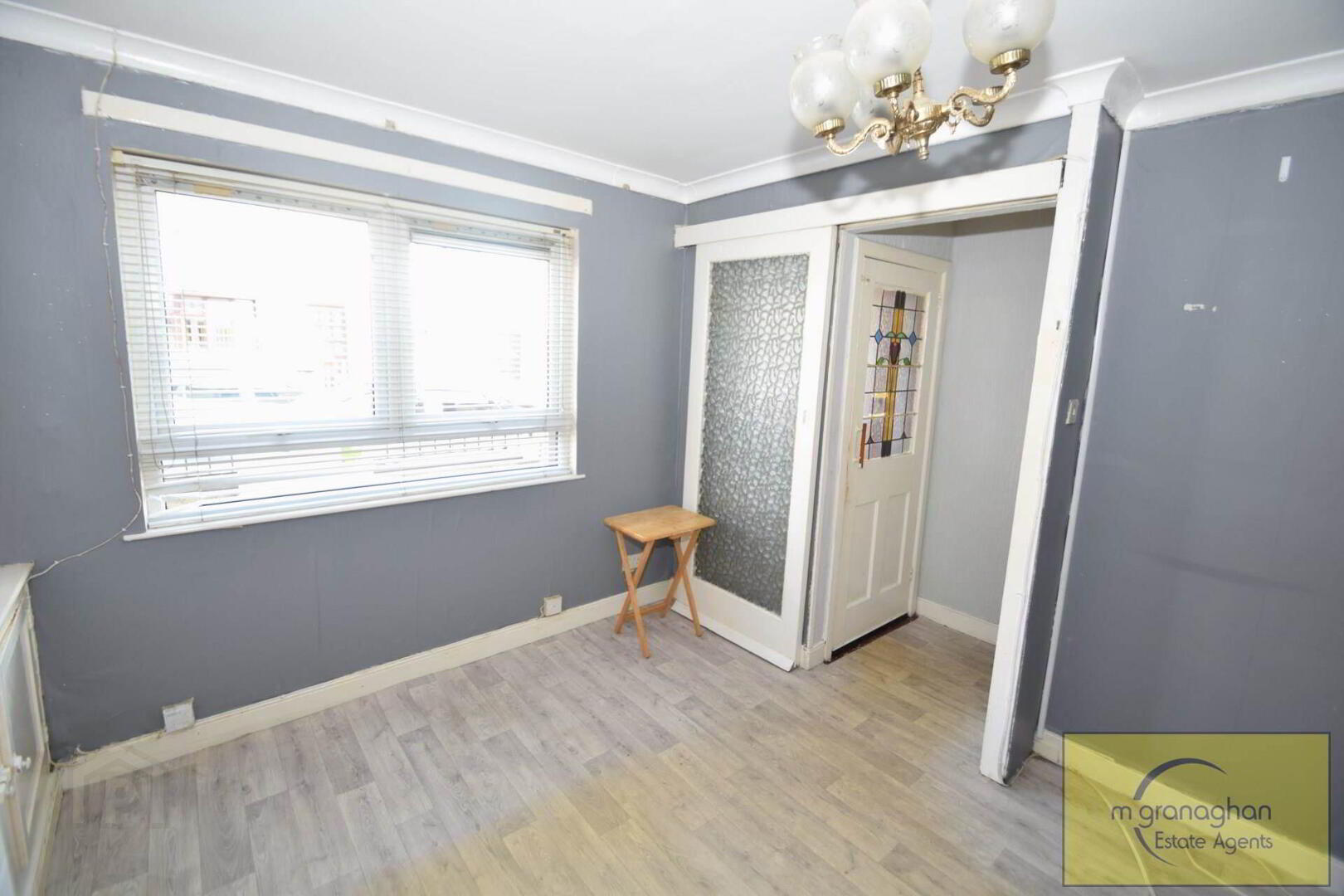 92 Beechmount Parade 5 of 19