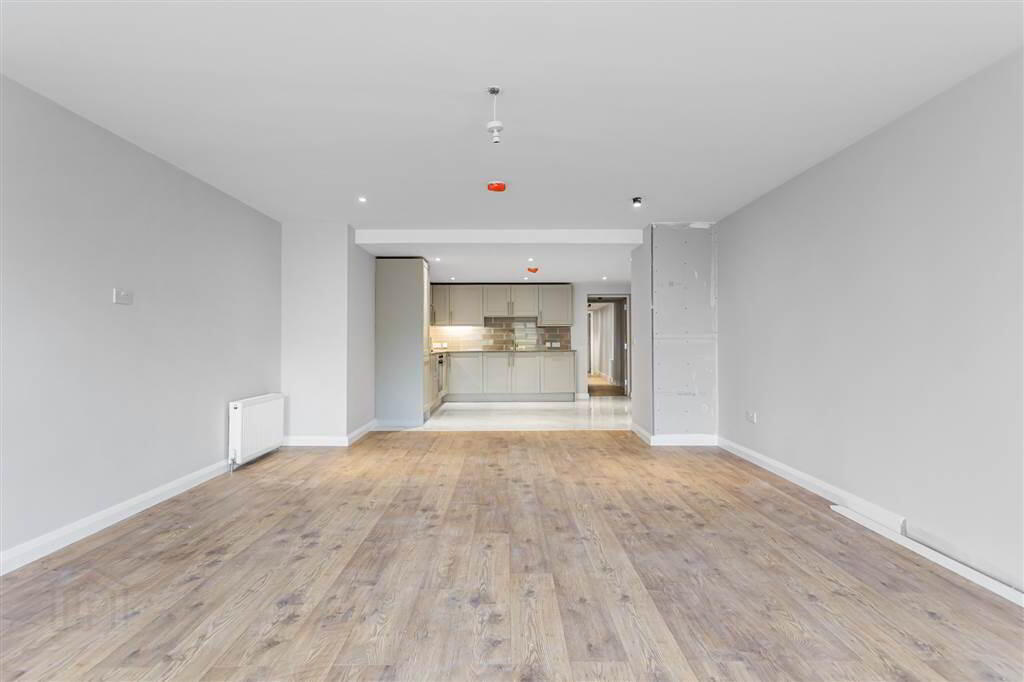 The Aureen Building, 9a The Square 8 of 20