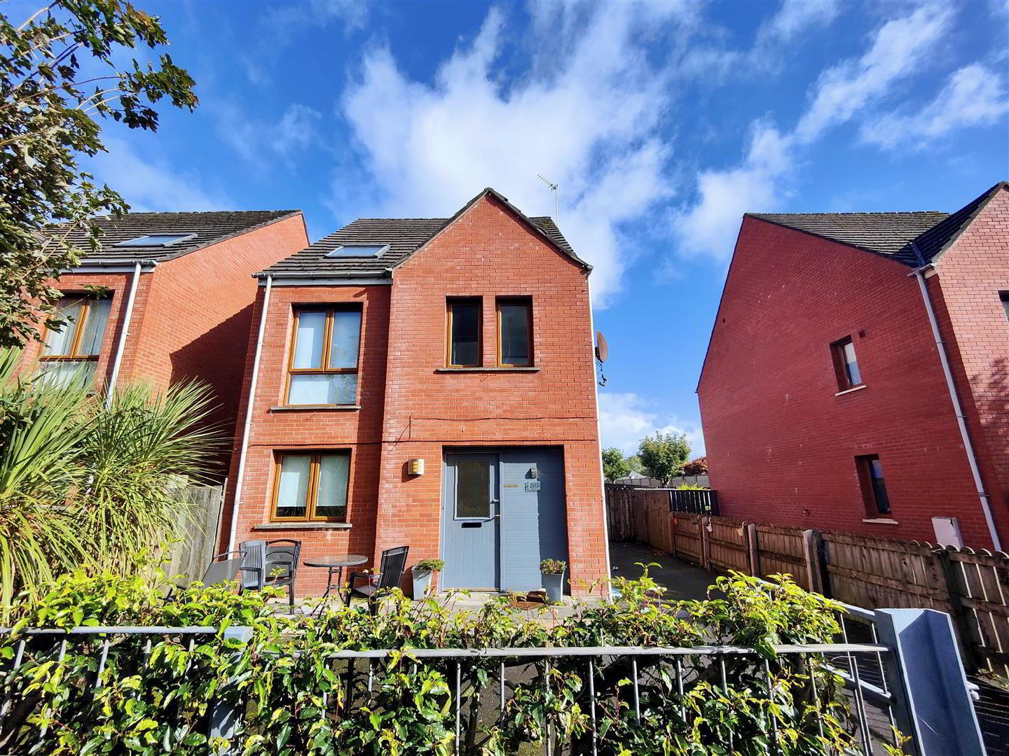 205 Alexandra Park Avenue 2 of 34
