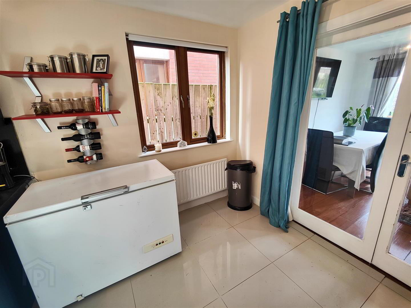 205 Alexandra Park Avenue 9 of 34