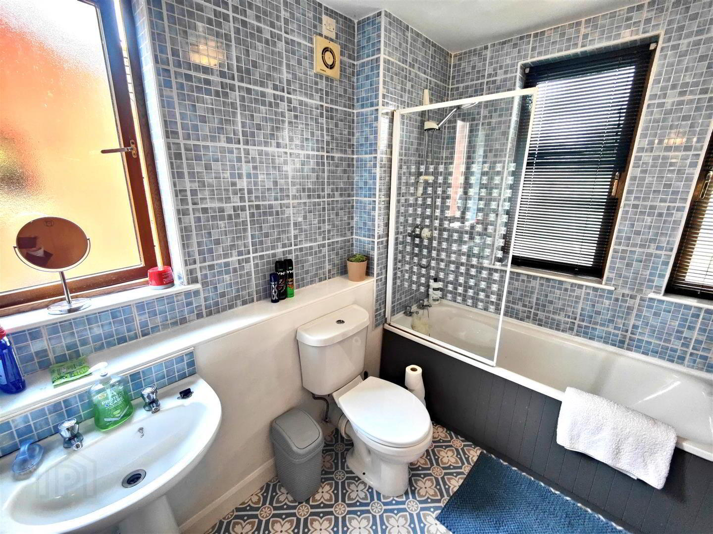 205 Alexandra Park Avenue 15 of 34