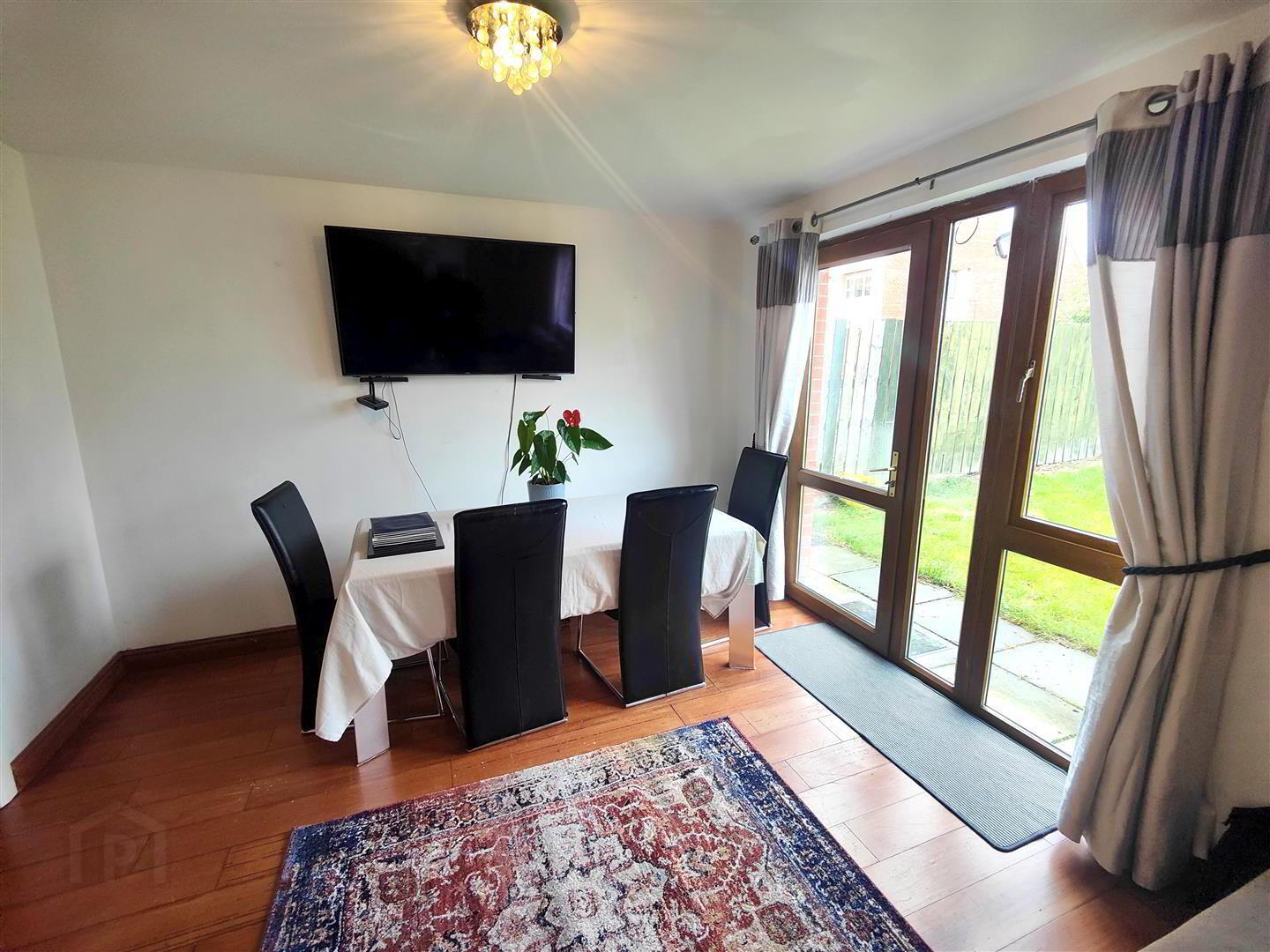 205 Alexandra Park Avenue 13 of 34