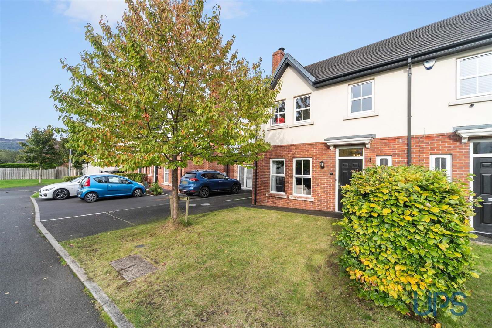 4 Forest Lane 1 of 33