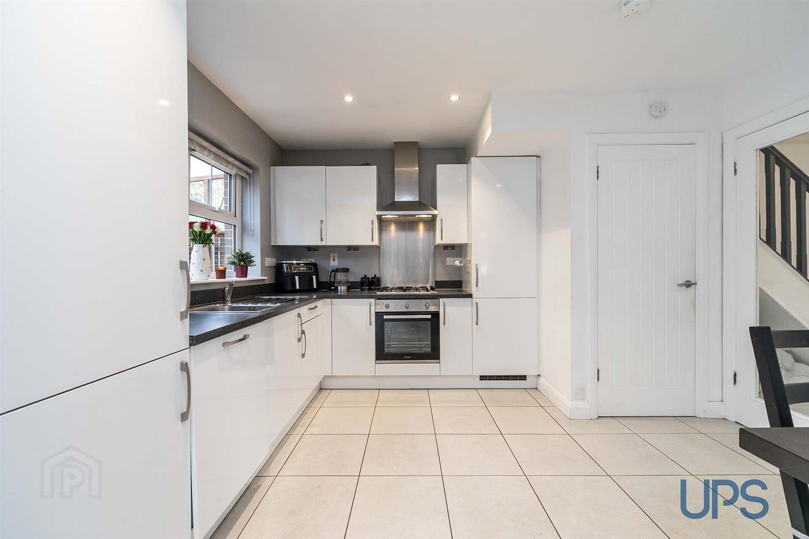 4 Forest Lane 8 of 33