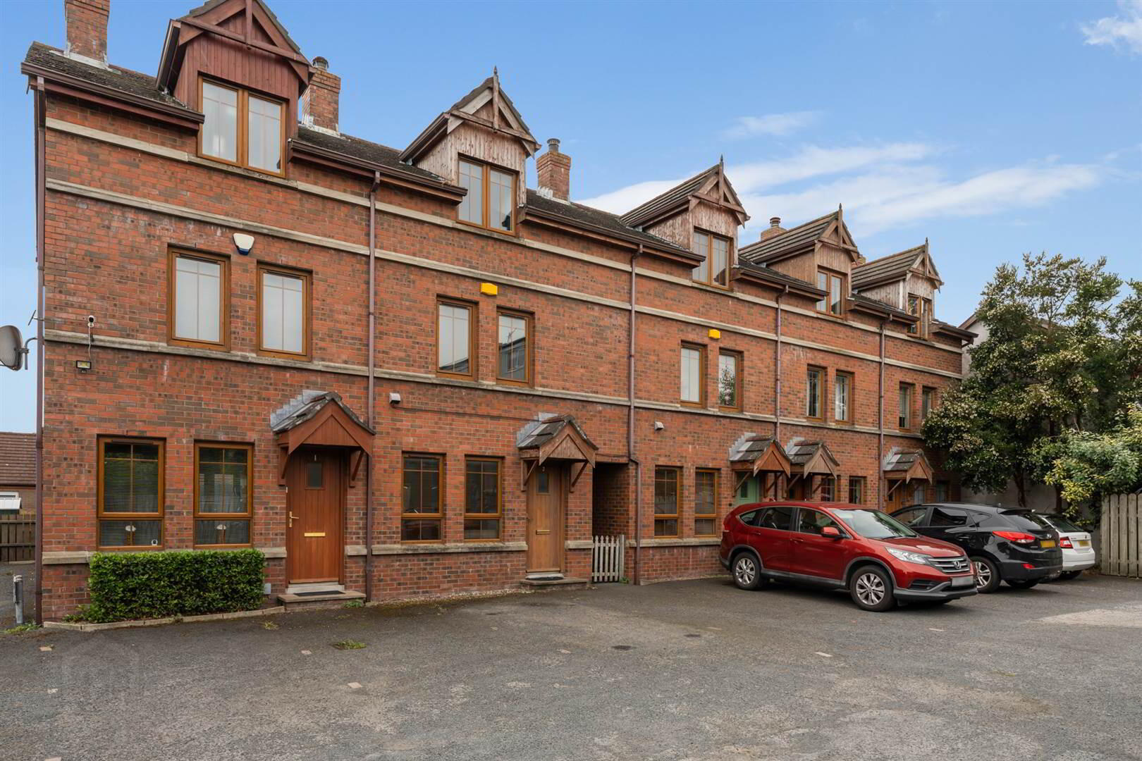 2 Kinnegar Close 1 of 10