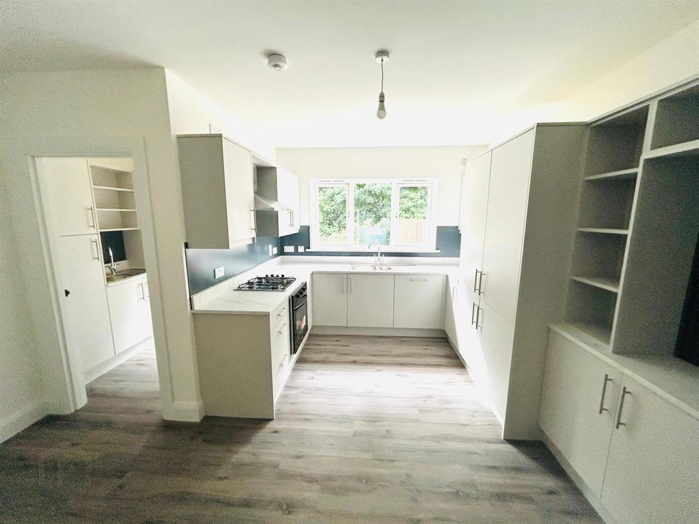13 Blackthorn Manor 4 of 13