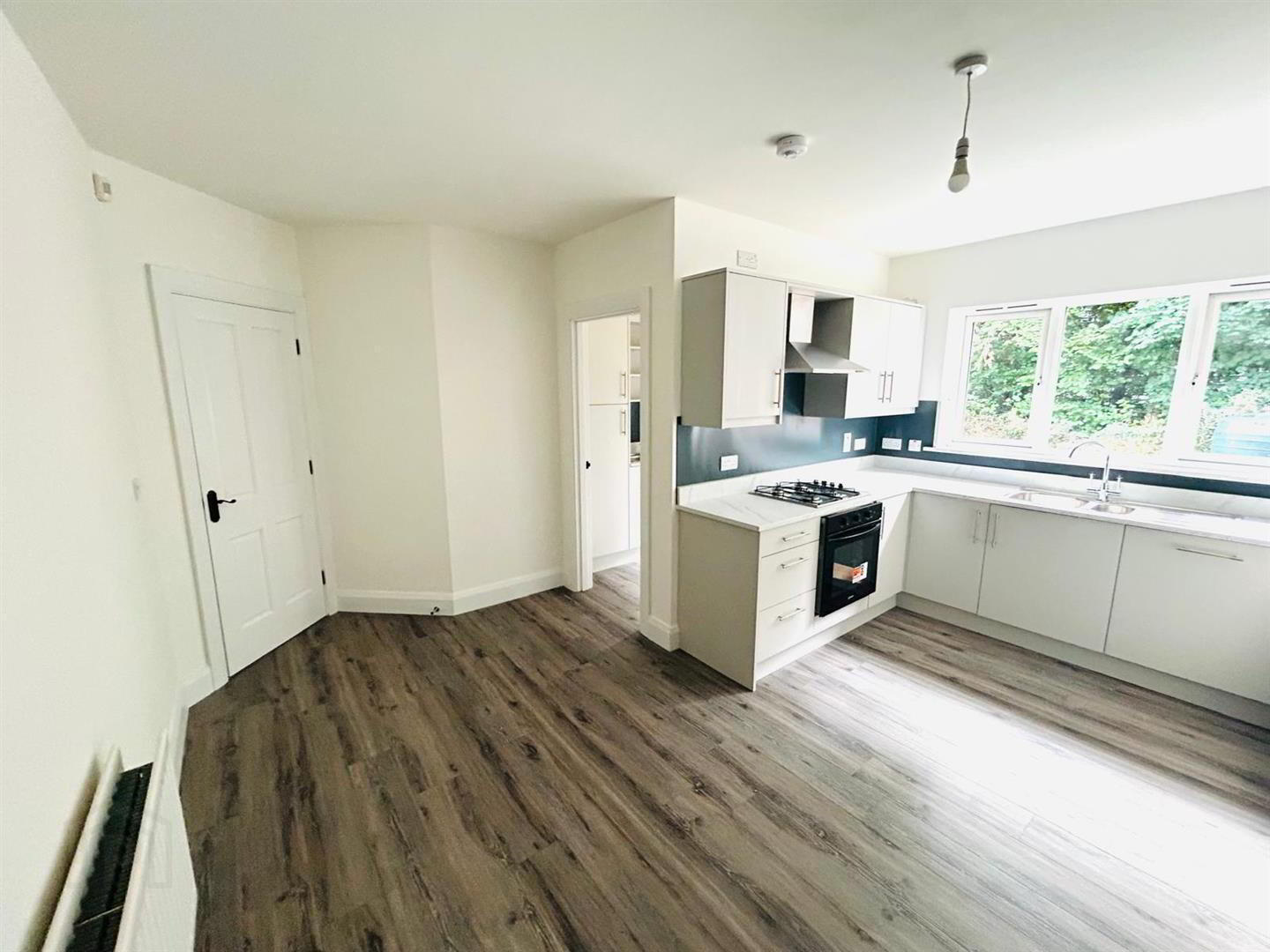 13 Blackthorn Manor 5 of 13