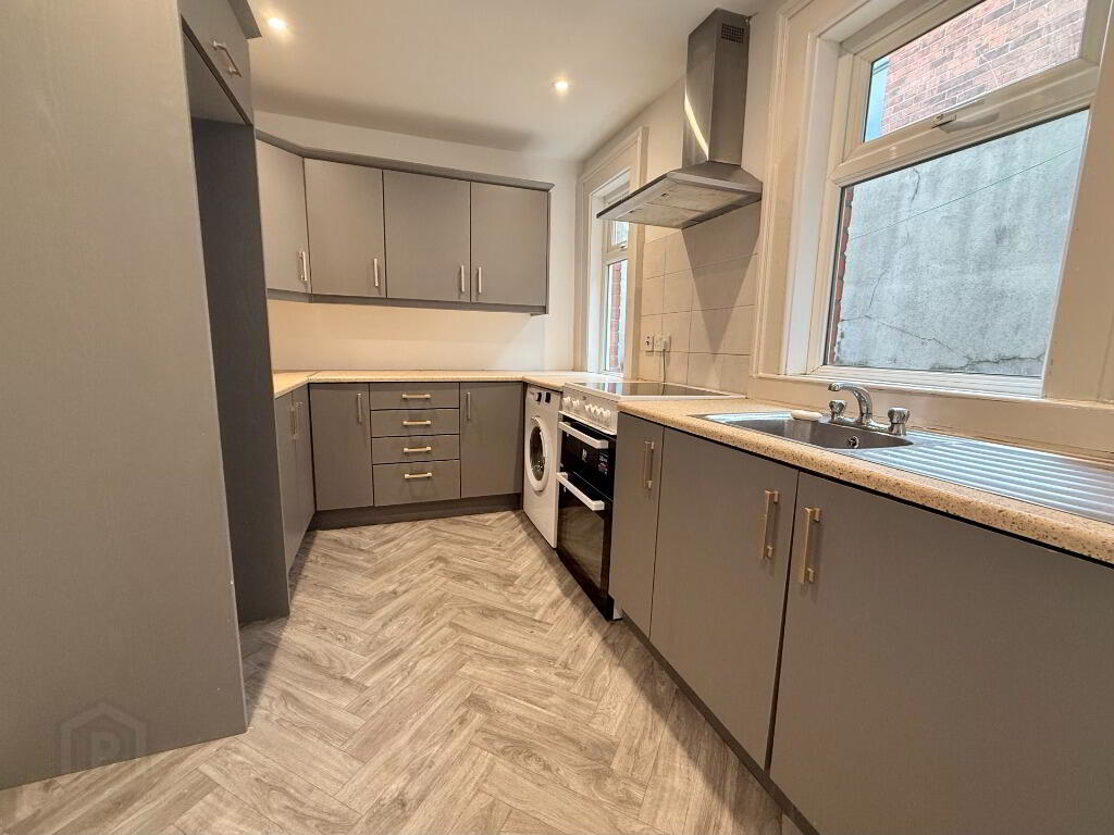 200 Ravenhill Avenue 4 of 8