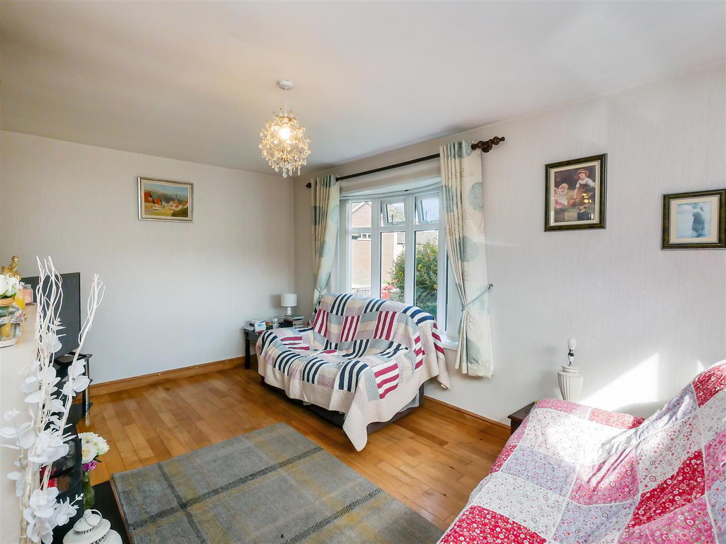 8 Castlerobin Road 6 of 29