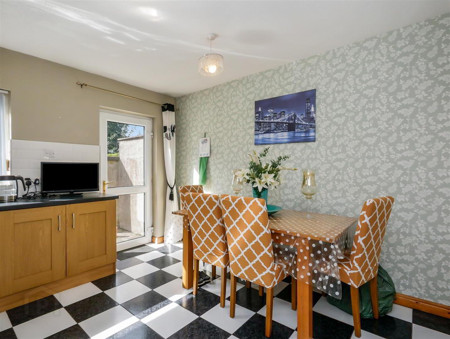 8 Castlerobin Road 10 of 29