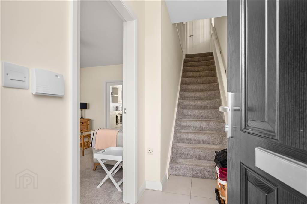 19 Carncome Road 4 of 39