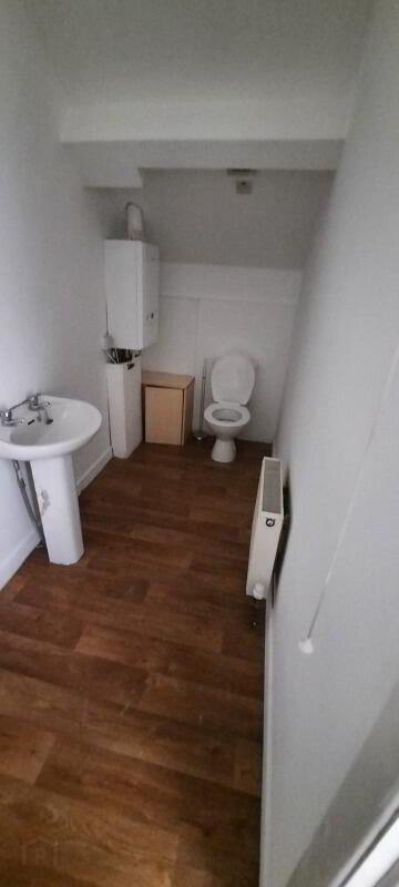 Apt 2, 121 Falls Road 7 of 9