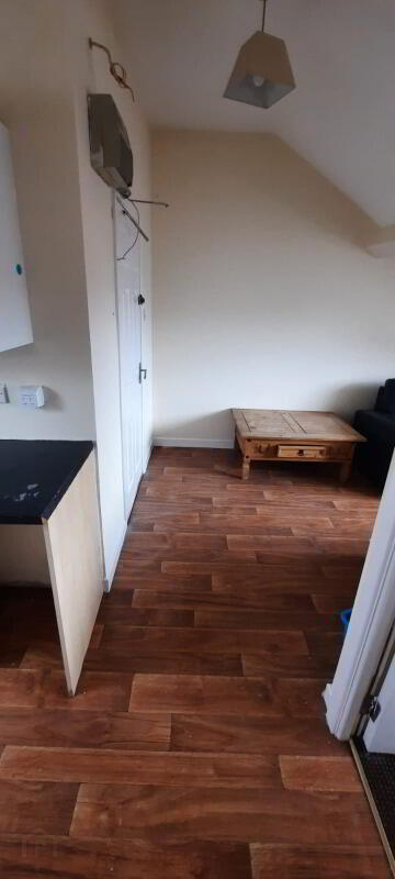 Apt 2, 121 Falls Road 8 of 9