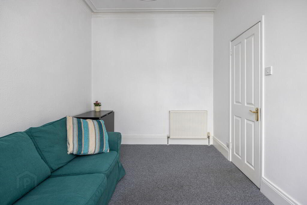 Apartment 4 1 Sandown Park 6 of 13
