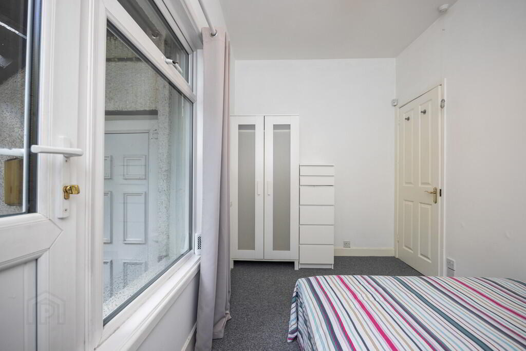 Apartment 4 1 Sandown Park 10 of 13