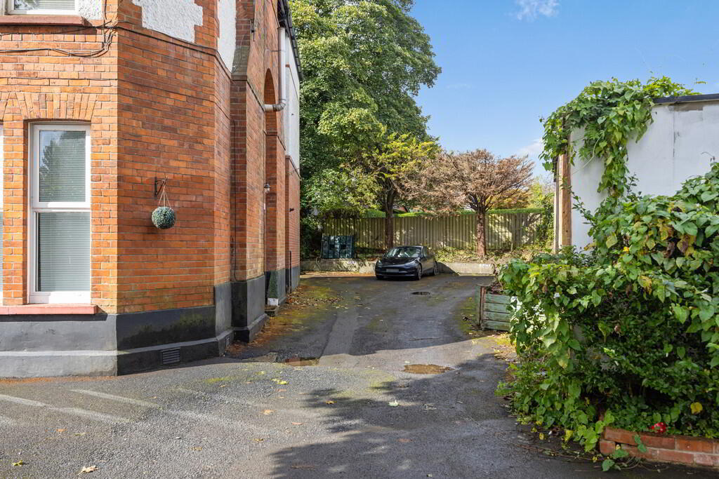 Apartment 4 1 Sandown Park 13 of 13