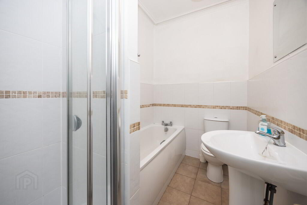 Apartment 4 1 Sandown Park 12 of 13